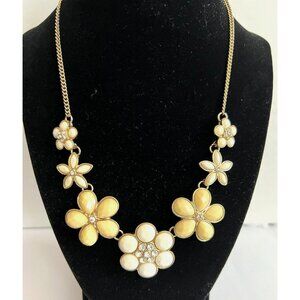 Claire's Fashion Necklace Gold Tone Cream White Floral Design Adjustable